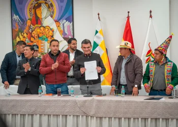 Gobierno acuerda con la Csutcb impulsar abrogación de la Ley 1720