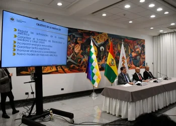 Gobierno presenta nueva Ley de Electricidad con foco en inversiones y energías renovables