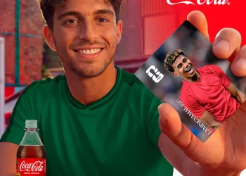 Coca-Cola y Panini se asocian para traer un ritual icónico de la Copa Mundial de la FIFA™ que celebra las emociones de los fanáticos del fútbol