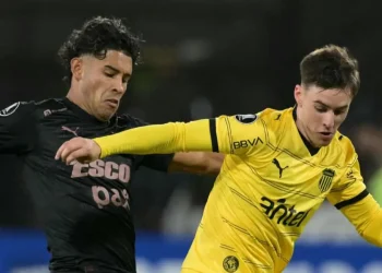 Corinthians a octavos tras 1-1 entre Platense y Peñarol