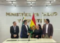 El alcalde de Santa Cruz, Manuel Saavedra, y la ministra de Salud, Marcela Flores. FOTO: GAMSC
