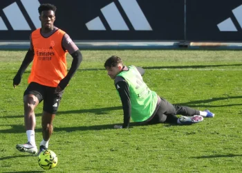 Real Madrid multa con 588.000 dólares a Tchouaméni y Valverde