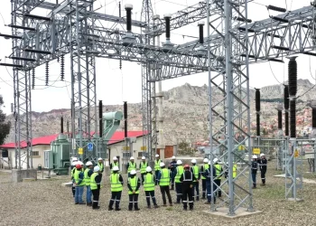 Gobierno niega privatización de ENDE y descarta alza de tarifas eléctricas