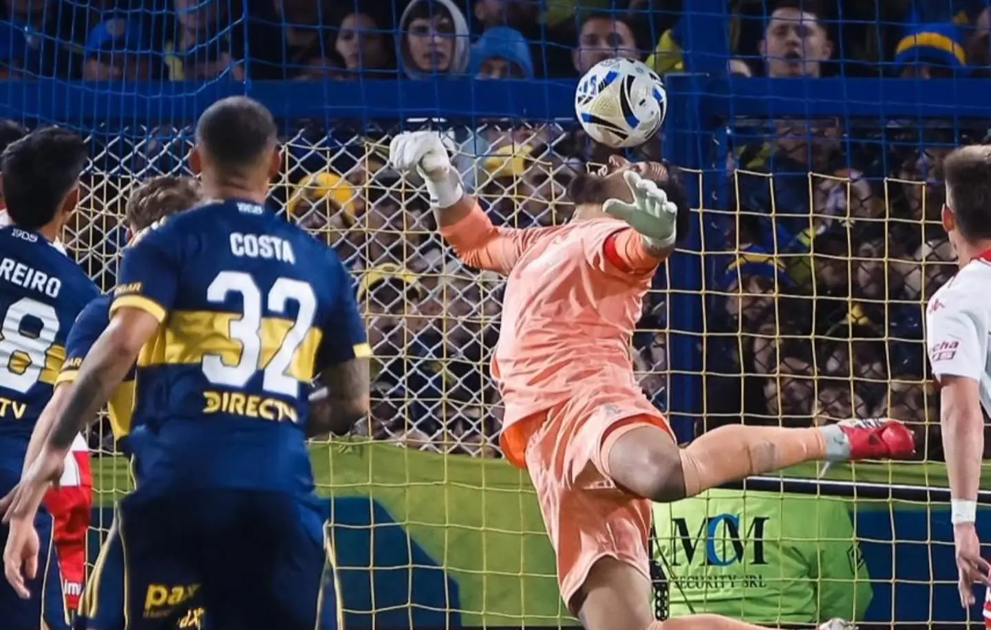 En La Bombonera, Huracán da el golpe y elimina a Boca