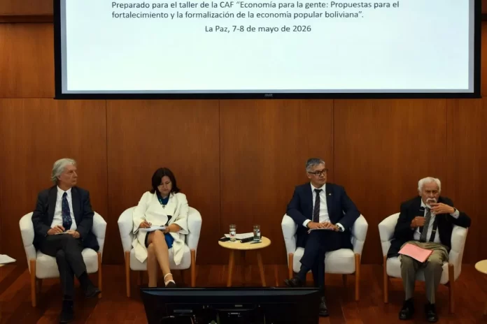 Gobierno y CAF debaten formalización de la economía popular