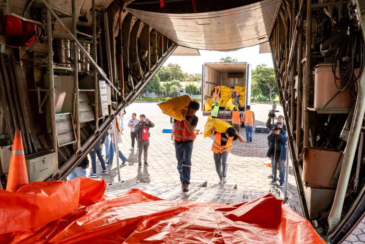 Se habilitó un puente aéreo a La Paz para trasladar carne de pollo y de res/MIn. Desarrollo Productivo
