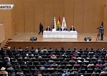Gobierno instala diálogo departamental y Oviedo plantea agenda de desarrollo para La Paz