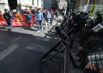 Bloqueos, marchas y protestas marcan una jornada de tensión en los nueve departamentos