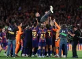 El DT del Barcelona Hansi Flick confirma su renovación