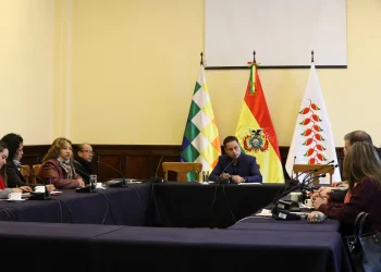 Lara coordina con jefes de bancada agenda sobre Contraloría, reformas y leyes pendientes