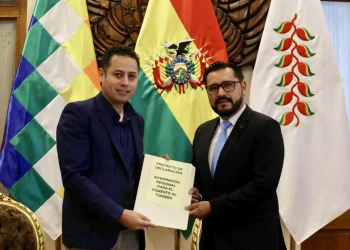 Lara se reúne con el presidente del Parlamento Andino para abordar integración regional