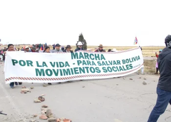 Gobierno denuncia pagos a cocaleros y alerta ‘invasión’ a La Paz