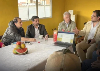 El INE y productores de frutas coordinan acciones para Censo Agropecuario