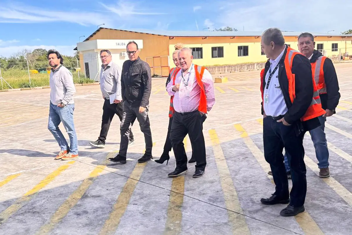 Naabol y Ecobol coordinan implementación de Centro Postal en Viru Viru