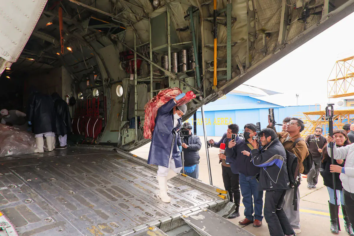 Gobierno reporta que más de 70.000 kilos de alimentos llegaron a La Paz por puente aéreo