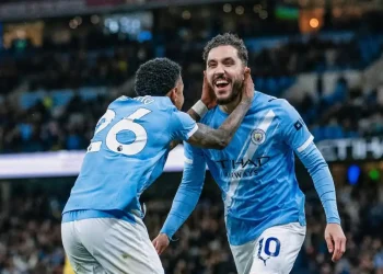 City golea al Crystal Palace y se coloca a dos puntos del Arsenal