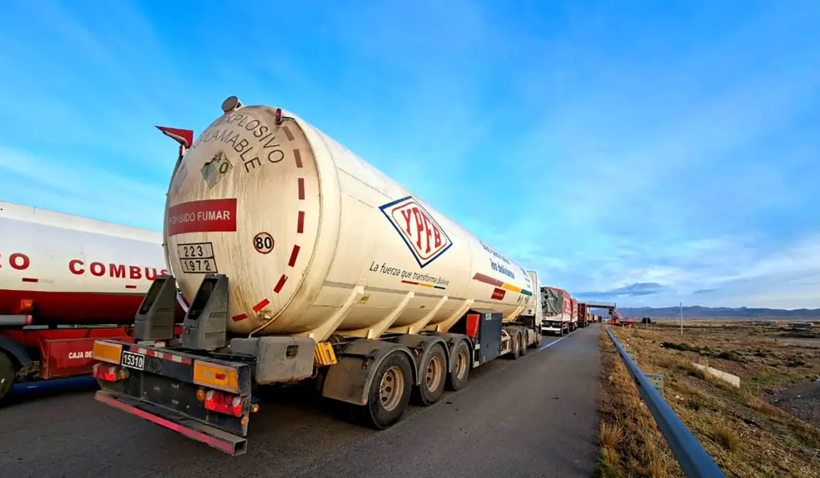 Bloqueo en Konani obliga a YPFB a cortar gas en Achacachi