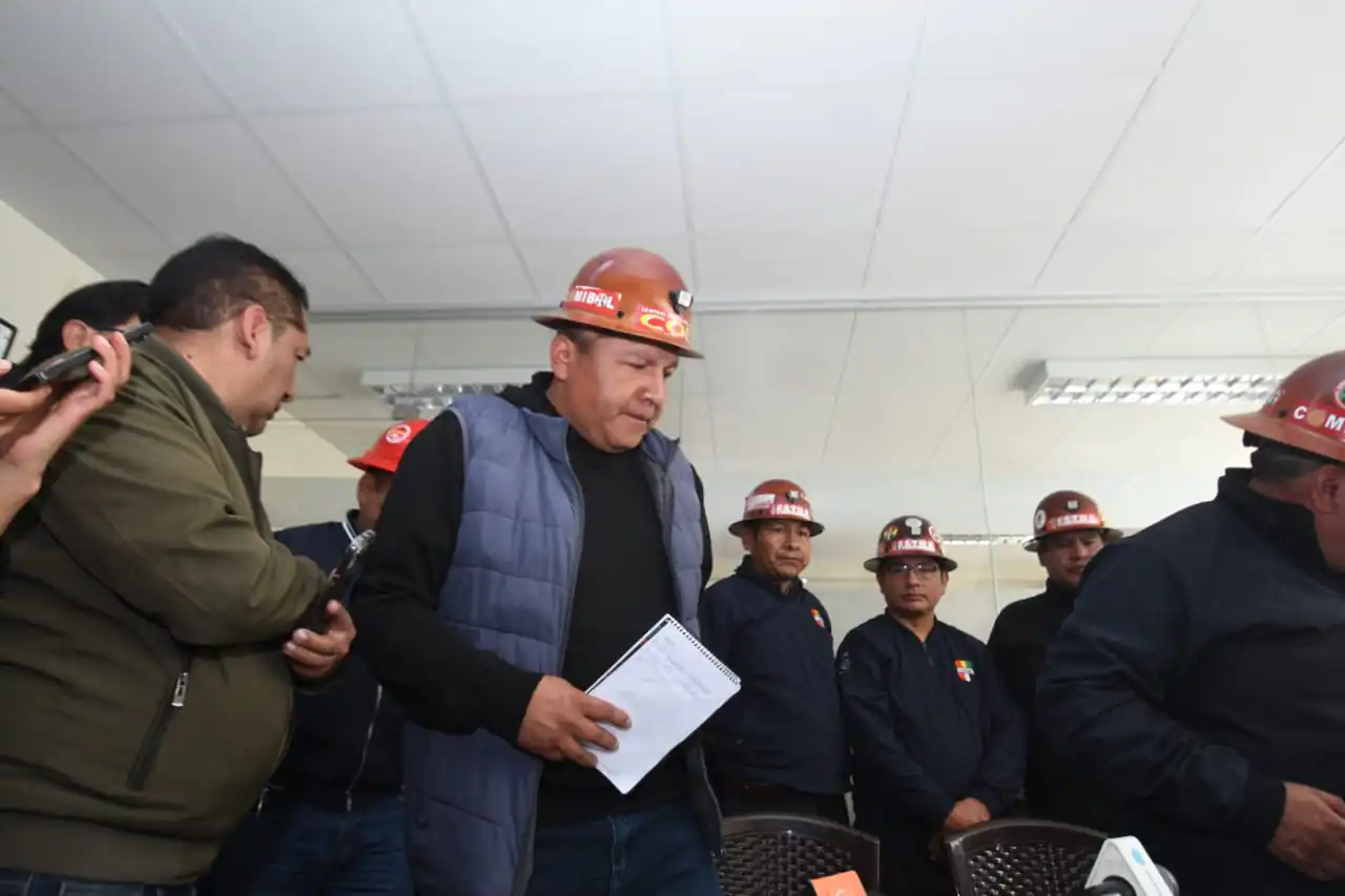 COB se radicaliza, pasa de pedir un incremento salarial a exigir la renuncia de Paz
