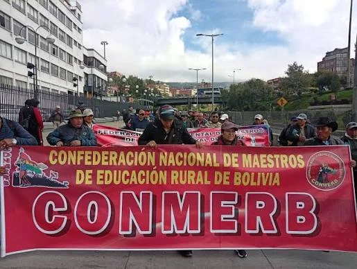 Marcha de los maestros rurales. FOTO: RRSS