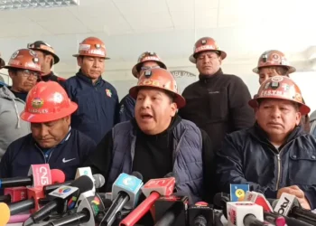 Argollo pide a la población ‘amarrarse el cinturón’