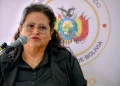 Parto de gemelos es atendido en plena carretera por bloqueos en La Paz