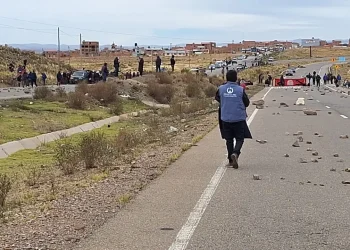 Defensor pide fortalecer la democracia y frenar violencia