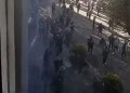 Maestros se movilizaron en puertas del Ministerio de Educación. FOTO: Captura