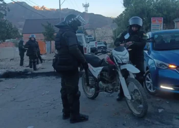 Enfrentamiento en Lipari durante operativo de desbloqueo en rutas de La Paz