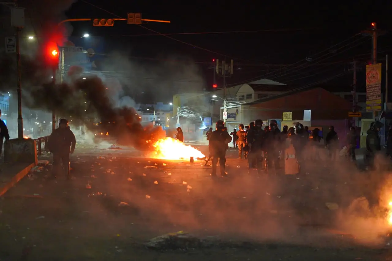 FFAA informa del desbloqueo de 20 puntos y liberación de 100 cisternas en La Paz