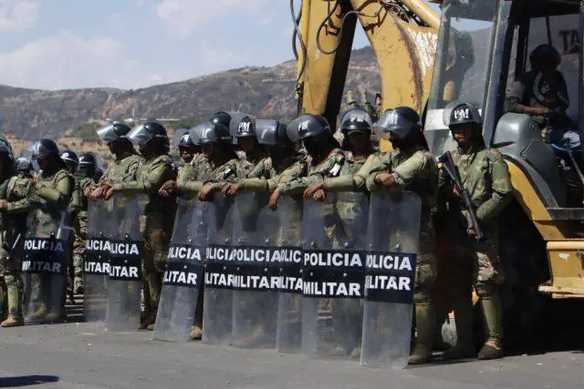 Zamora destaca desbloqueo ‘sin armas’ en operativo conjunto con policías y militares