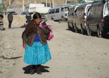 La Paz golpeada por bloqueos: reina el conflicto en operativo de desbloqueo