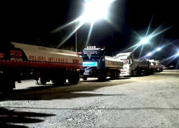 YPFB despacha 602.000 litros de gasolina tras desbloqueo parcial de Senkata
