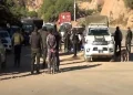 Efectivos policiales y militares instalaron un punto de control en el puente de Parotani. FOTO: RRSS