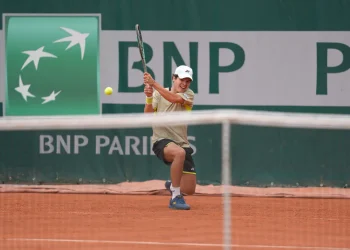 Prado gana su primer partido y avanza en el Roland Garros