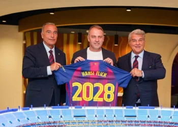 Hansi Flick renueva como entrenador del Barcelona hasta 2028