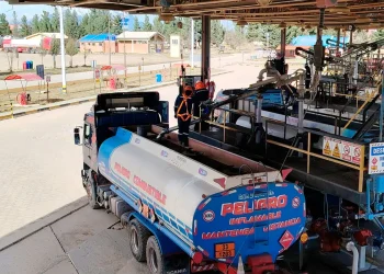 YPFB anuncia despacho de 1,1 millones de litros de combustibles y 35.000 garrafas