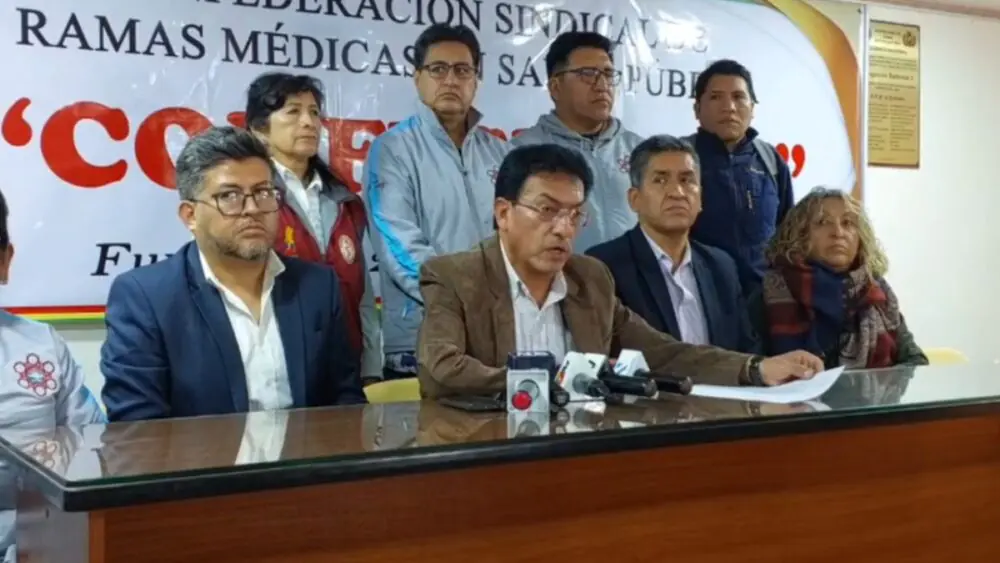 Hospitales públicos racionan alimentos por bloqueos en La Paz