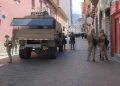 Policía y militares refuerzan Plaza Murillo con carros Neptuno y robots Erizo