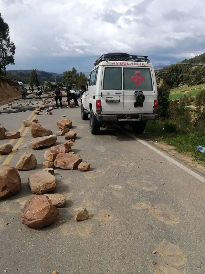 Bloqueadores impiden el paso de ambulancias. FOTO: Ministerio de Salud