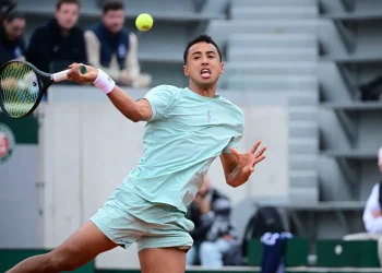 Hugo Dellien protagoniza una épica remontada y avanza en el Roland Garros