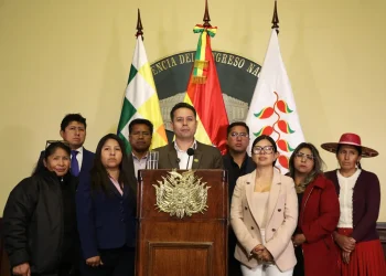 Lara pide frenar orden de aprehensión contra Argollo y acusa al Gobierno de ‘intimidación’