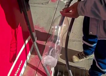 YPFB descarta responsabilidad en presunta venta de gasolina con agua en Potosí