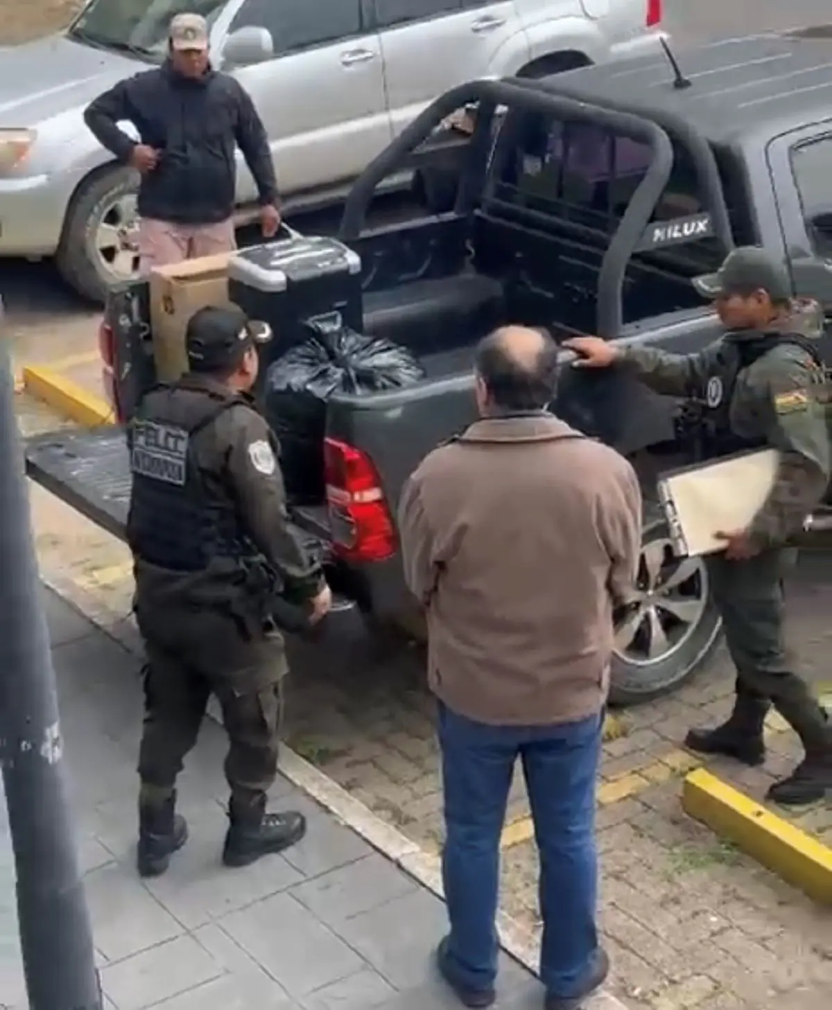 Un exfuncionario de la Alcaldía de Santa Cruz fue aprehendido. FOTO: GAMSC