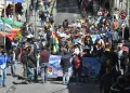 Campesinos marchan en La Paz y el Gobierno denuncia amenaza a la democracia de Bolivia