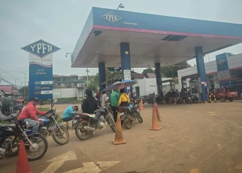 YPFB programa despacho de 45.000 litros de combustibles para Cobija