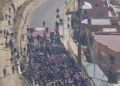 Marcha de la COB desciende desde El Alto hacia La Paz y exige la renuncia de Rodrigo Paz