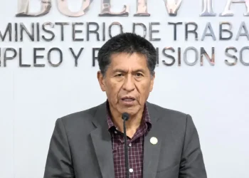 Morales pone su cargo a disposición en Trabajo ‘para pacificar el país’