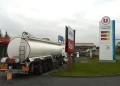 El petróleo cae, por la esperanza de acuerdo en Oriente Medio