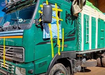 Aduana secuestra cargamento con ropa usada de contrabando en Oruro