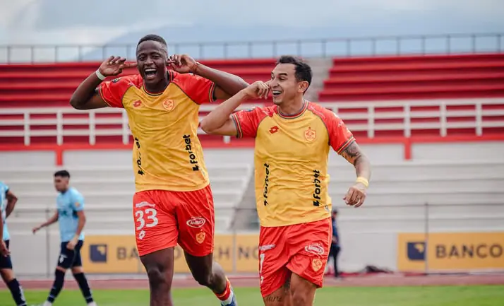 Aucas avanzó a octavos de final con gol del boliviano Bruno Miranda